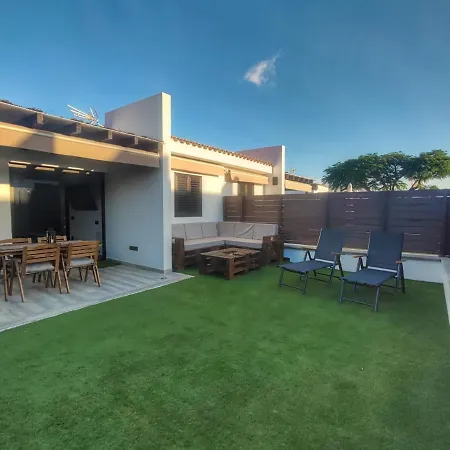 Maspalomas Golf Con Jacuzzi, Piscina Y Jardin Holiday home San Bartolome de Tirajana (Gran Canaria)
