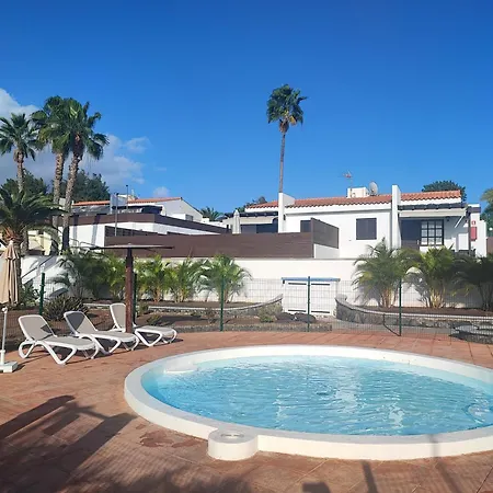 Maspalomas Golf Con Jacuzzi, Piscina Y Jardin Holiday home *